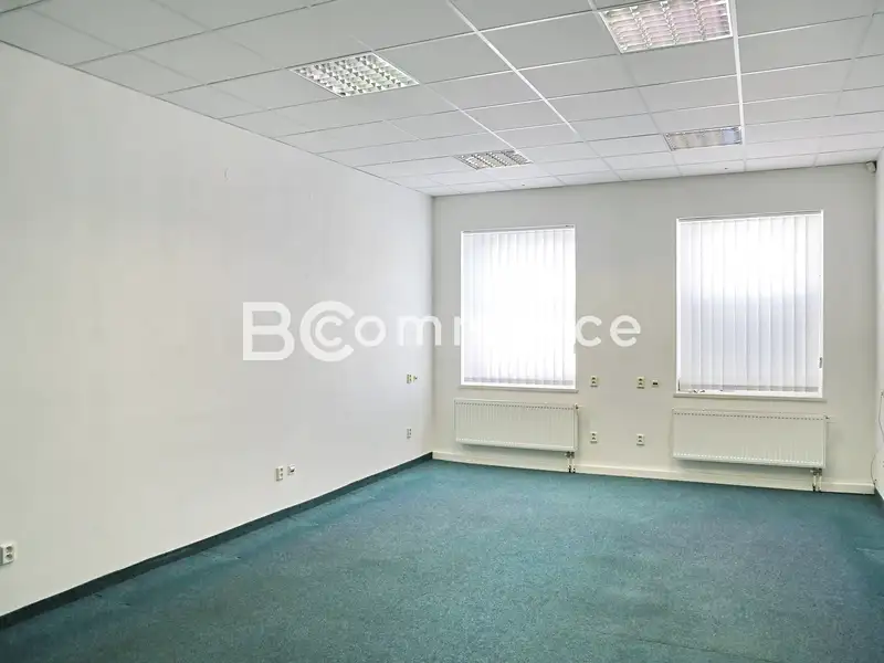 Pronájem kanceláře 43 m², Modřice – náhled fotky 1
