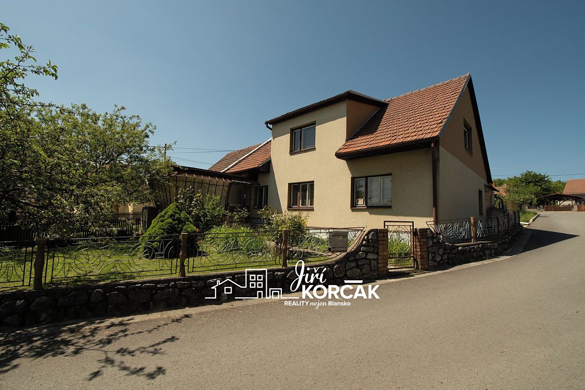 Prodej rodinného domu 201 m², pozemek 179 m²