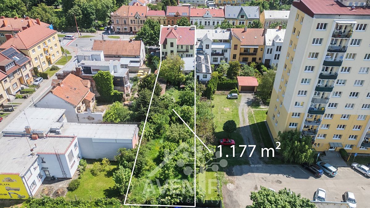 Prodej vily 634 m², pozemek 1177 m² – fotografie 2
