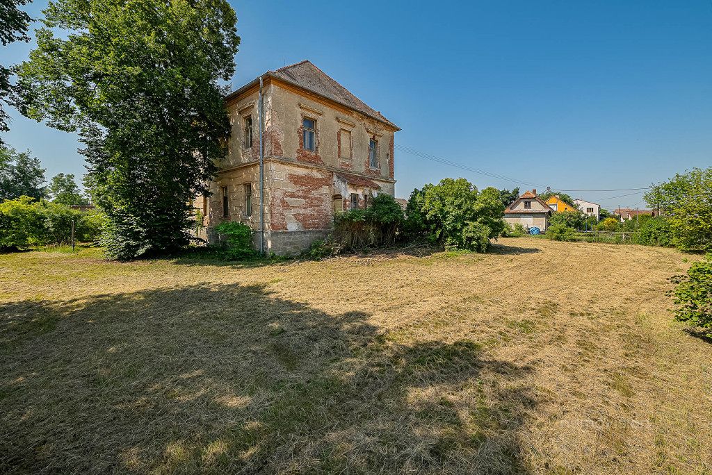 Prodej vily 500 m², pozemek 403 m² – fotografie 2