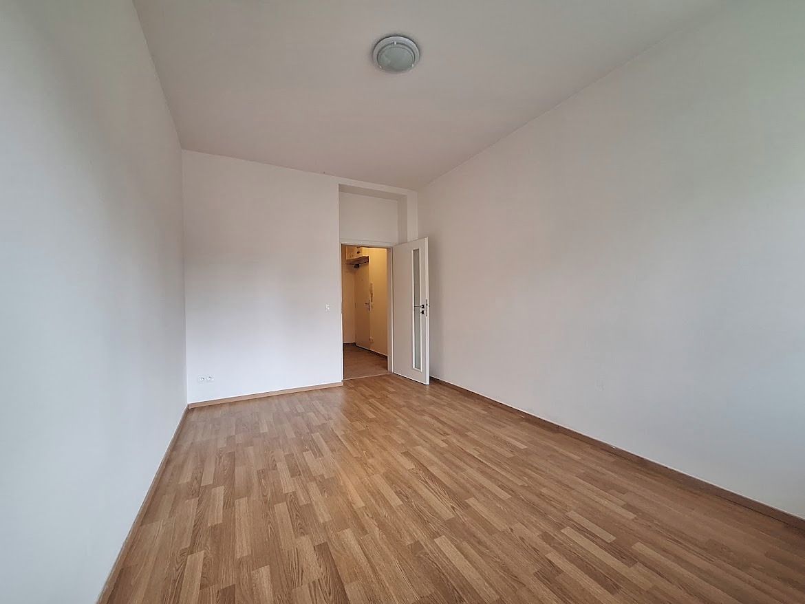 Pronájem bytu 1+1 34 m² – fotografie 4