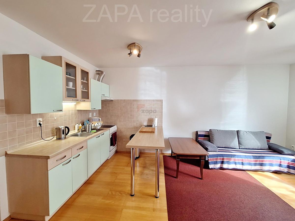 Pronájem bytu 2+kk 57 m² – fotografie 3