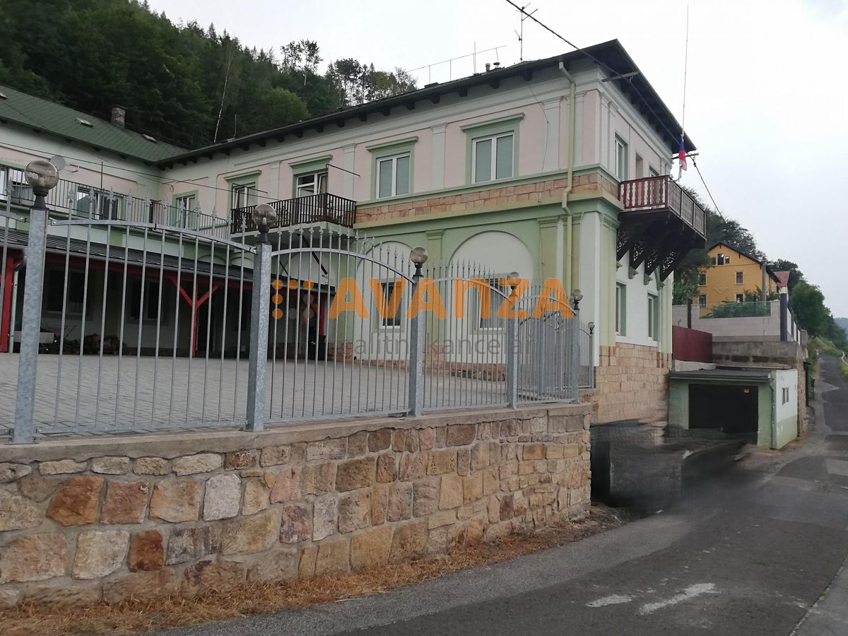 Prodej komerční nemovitosti 1000 m² – fotografie 2