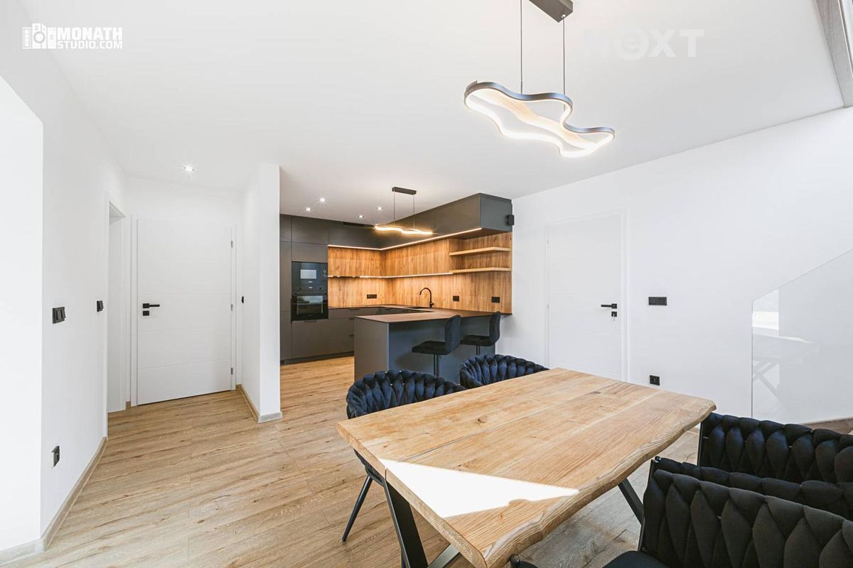 Prodej rodinného domu 255 m², pozemek 541 m² – fotografie 3