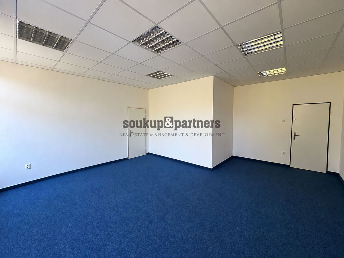 Pronájem kanceláře 31 m² – fotografie 3