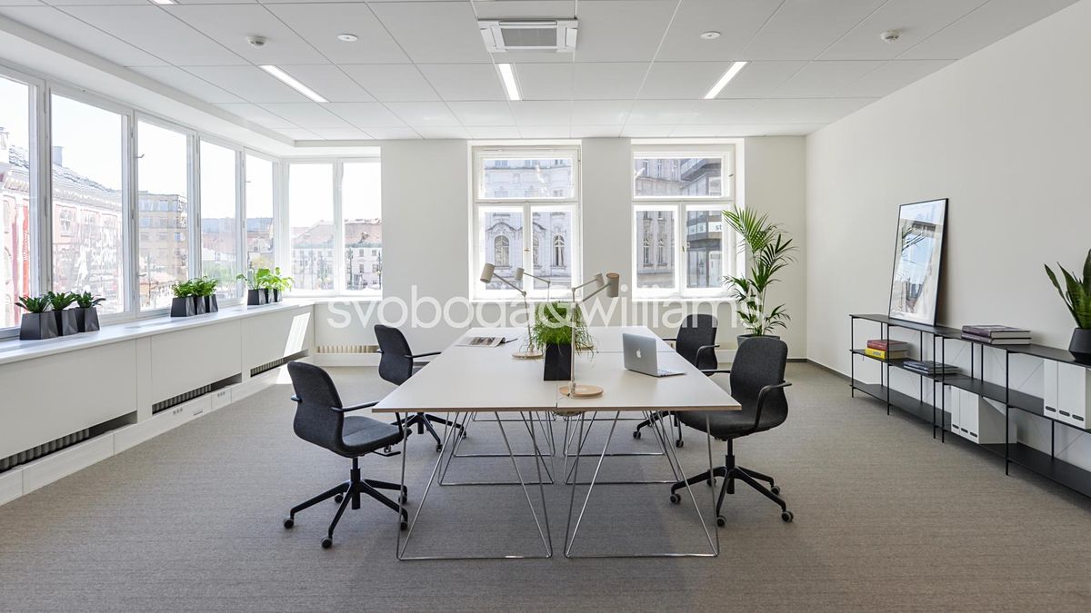 Pronájem kanceláře 776 m² – fotografie 2