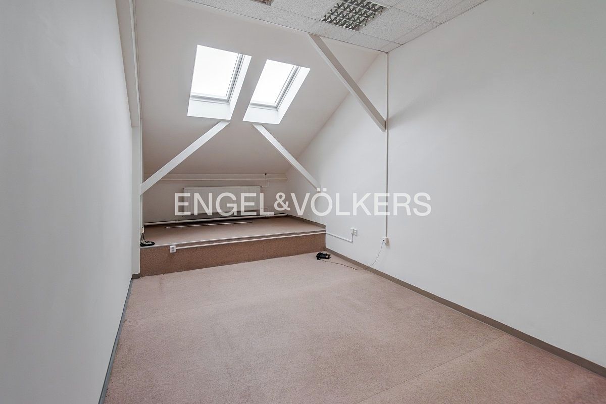 Pronájem komerční nemovitosti 2326 m² – fotografie 5