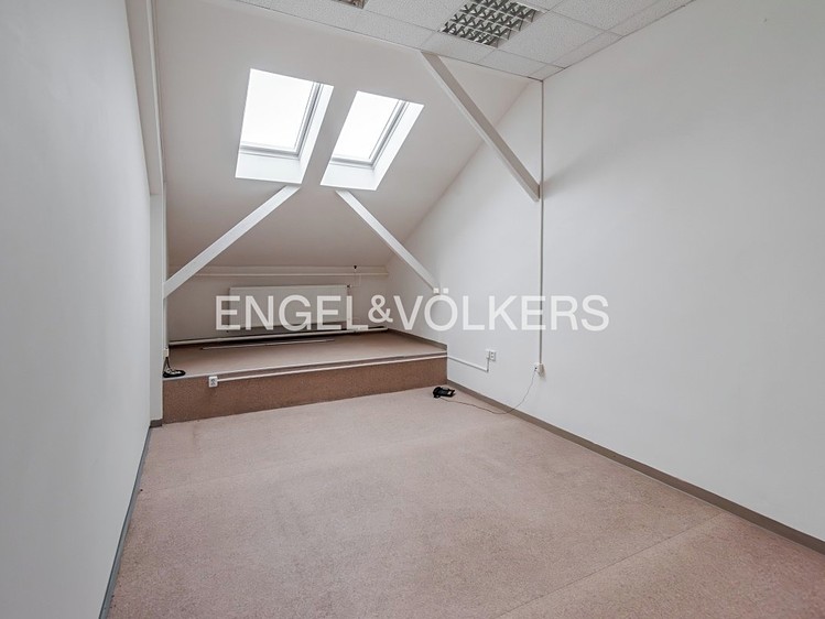 Pronájem komerčního prostoru, 2 326 m² (5 z 20)