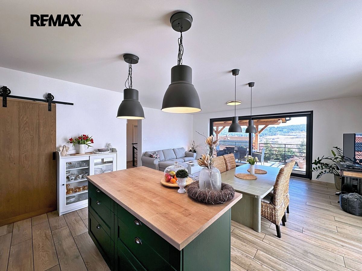 Prodej rodinného domu 140 m², pozemek 1144 m² – fotografie 5