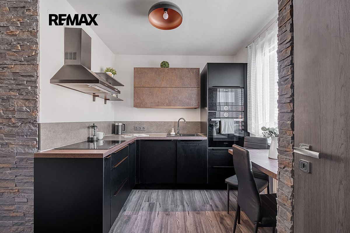 Prodej rodinného domu 170 m², pozemek 636 m² – fotografie 4