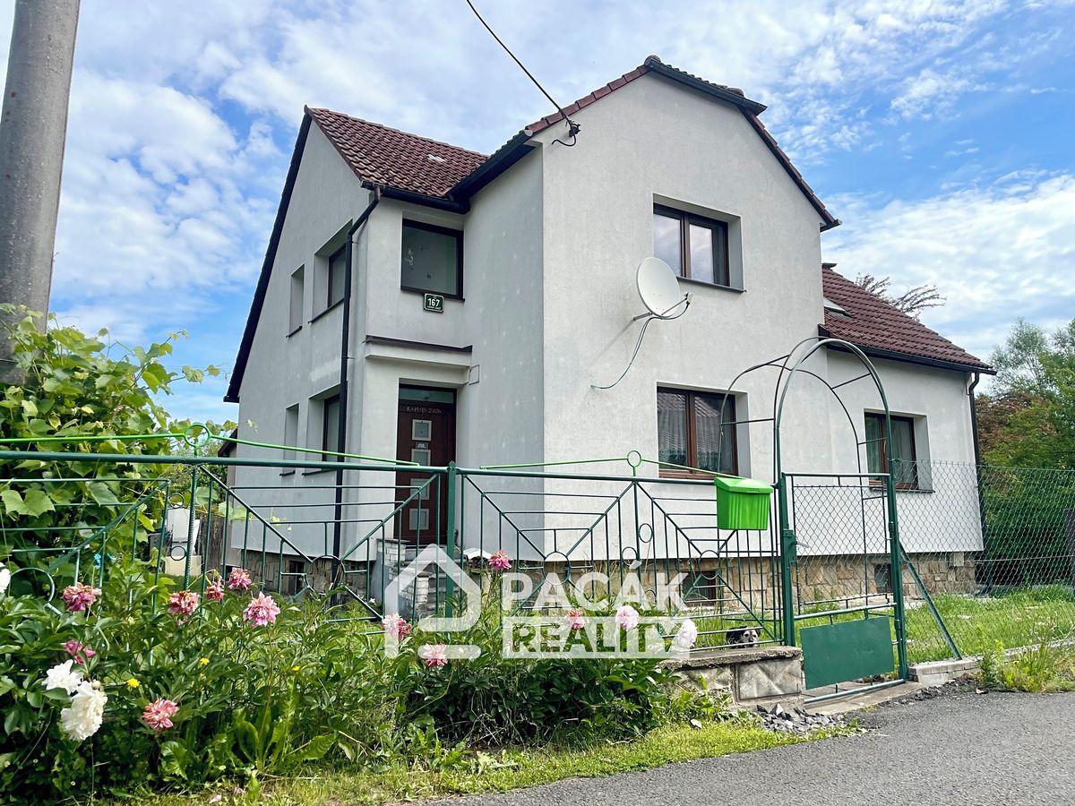 Prodej rodinného domu 180 m², pozemek 734 m²