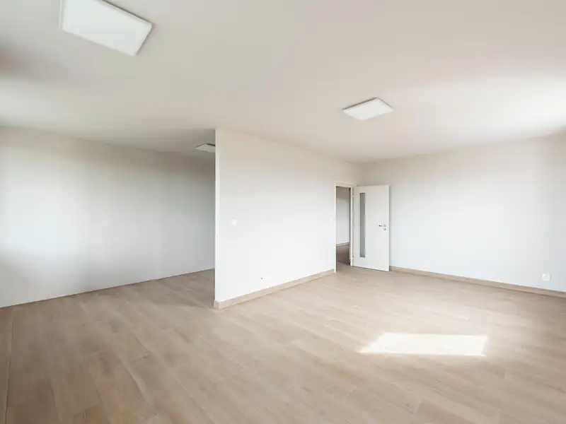 Prodej bytu 3+1 77 m², Praha – náhled fotky 3