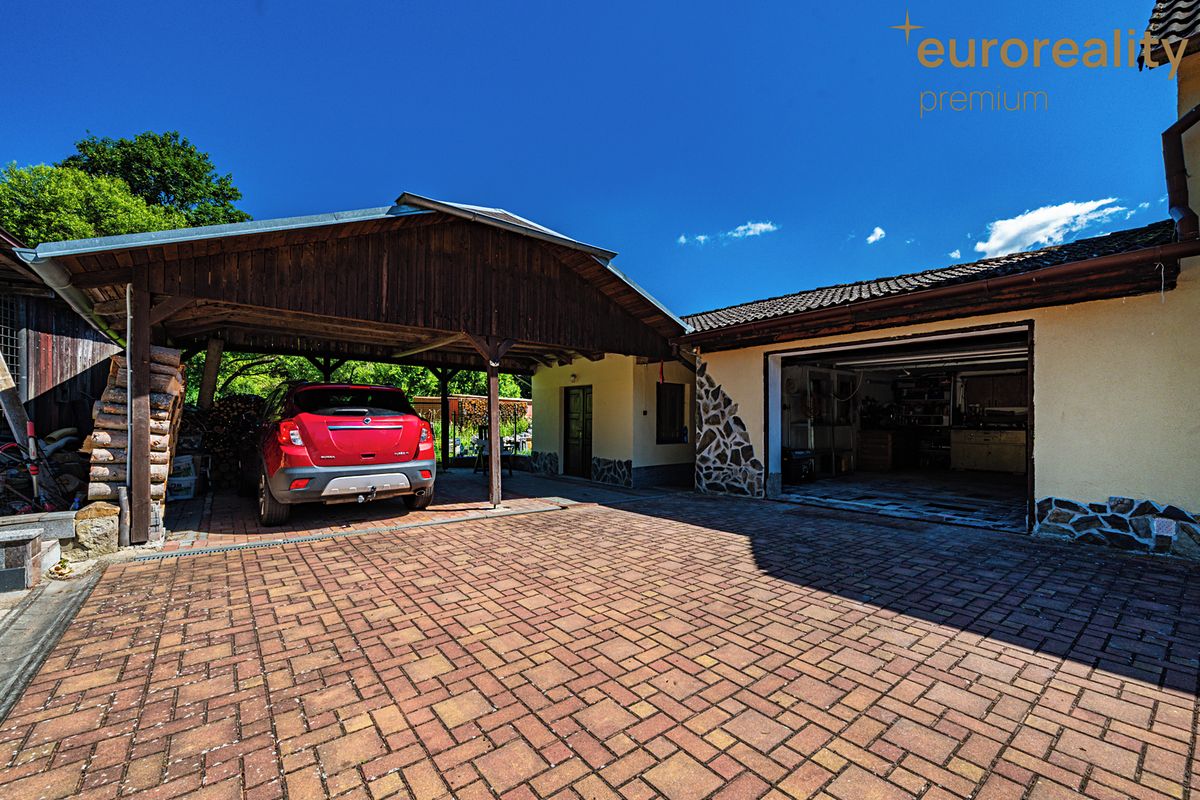 Prodej rodinného domu 250 m², pozemek 2807 m² – fotografie 4