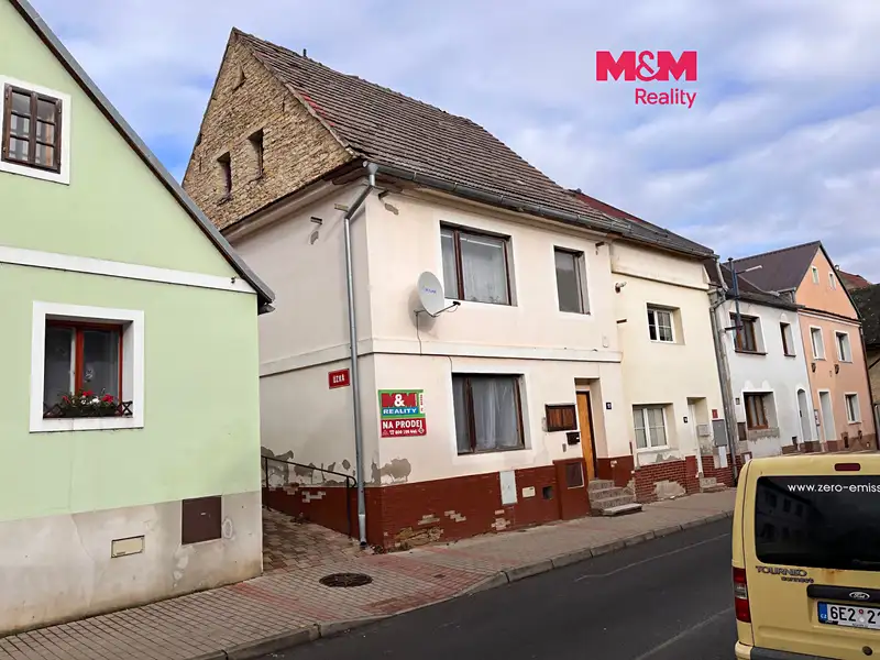 Prodej rodinného domu 120 m², pozemek 94 m², Hoštka – náhled fotky 1