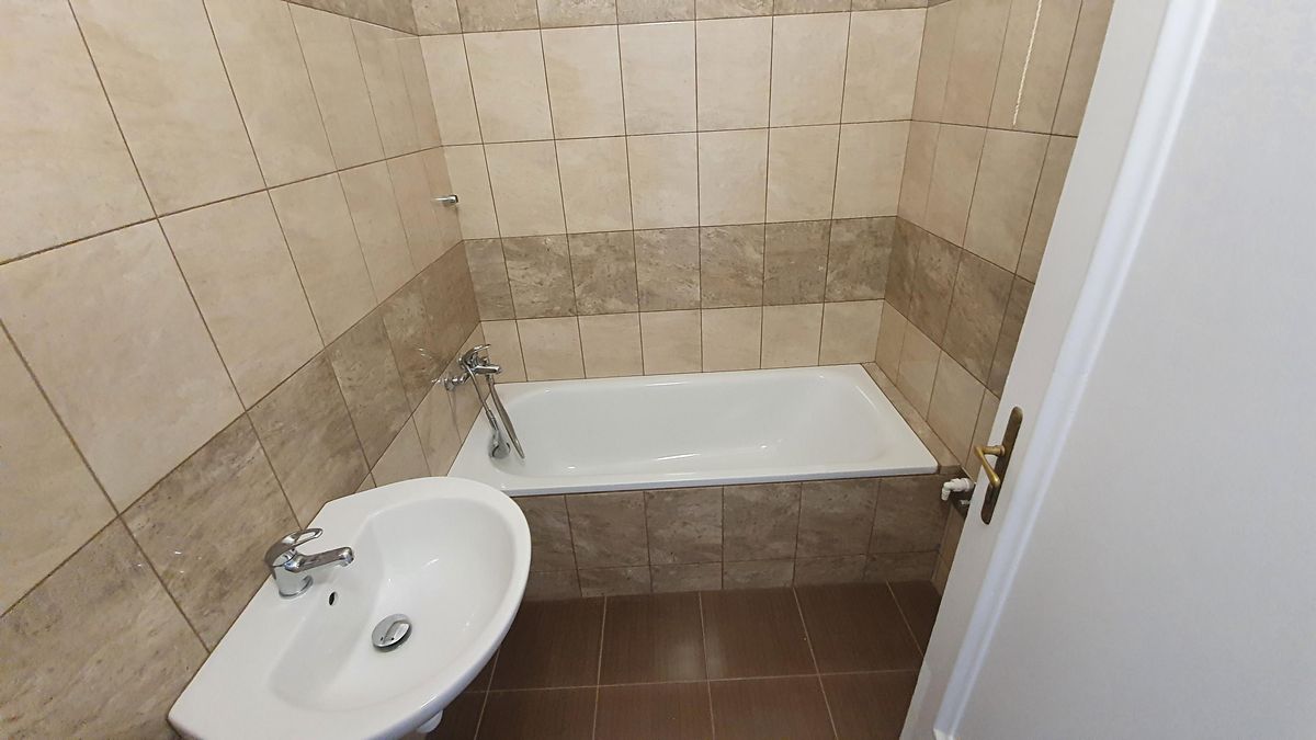 Pronájem bytu 2+1 88 m² – fotografie 3