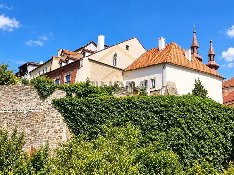 Prodej rodinného domu 680 m², pozemek 263 m², Kadaň – náhled fotky 2
