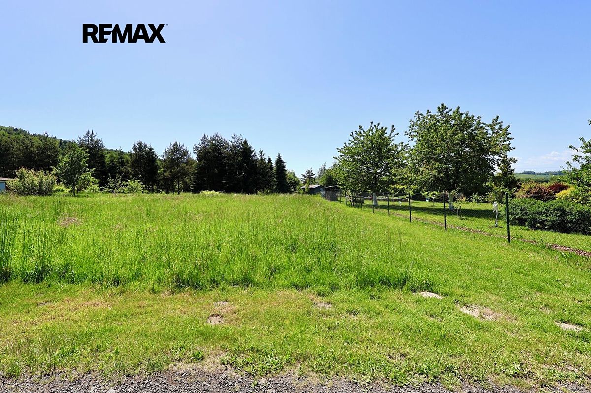Prodej stavebního pozemku 800 m² – fotografie 3