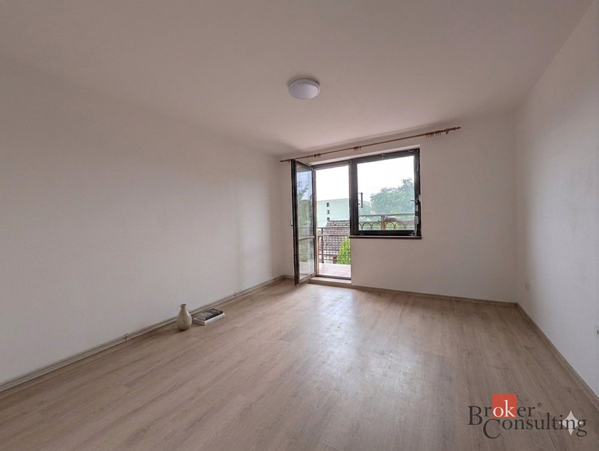 Pronájem bytu 2+kk 56 m² – fotografie 4