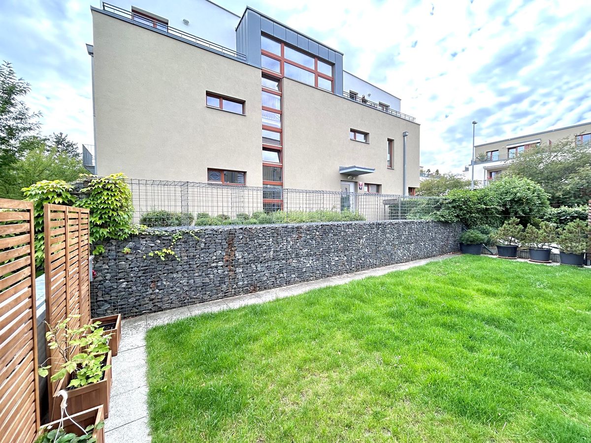 Pronájem bytu 3+kk 82 m²
