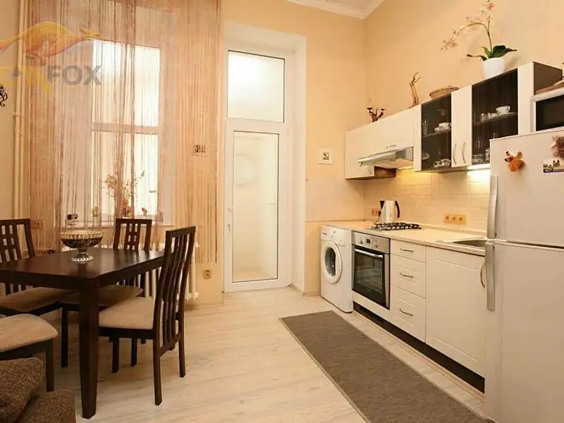 Pronájem bytu 1+1 53 m², Praha – náhled fotky 1
