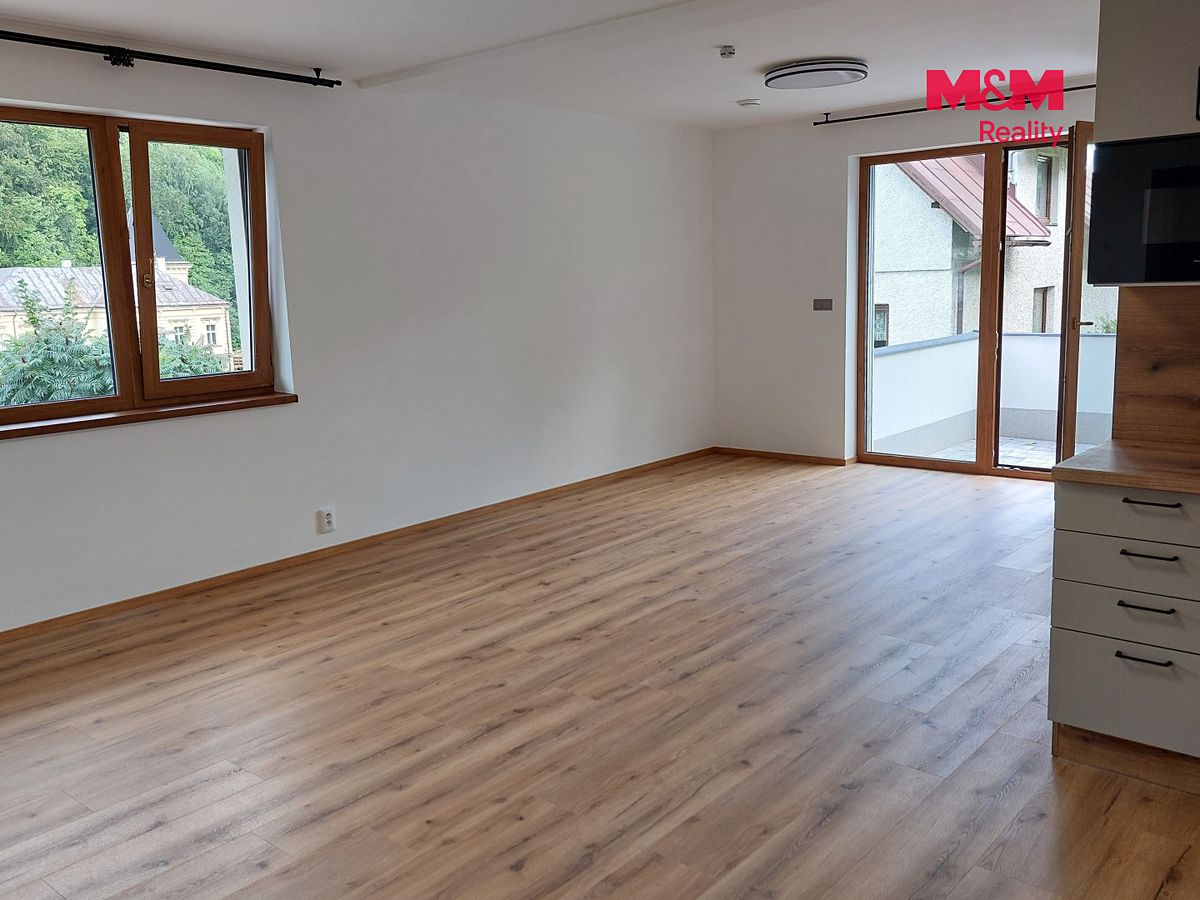 Pronájem bytu 3+kk 74 m² – fotografie 4