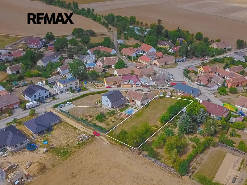 Prodej stavebního pozemku 1472 m², Dolní Lažany – náhled fotky 3