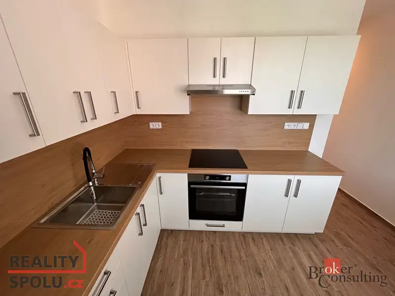 Pronájem bytu 1+1 40 m², Krnov – náhled fotky 2