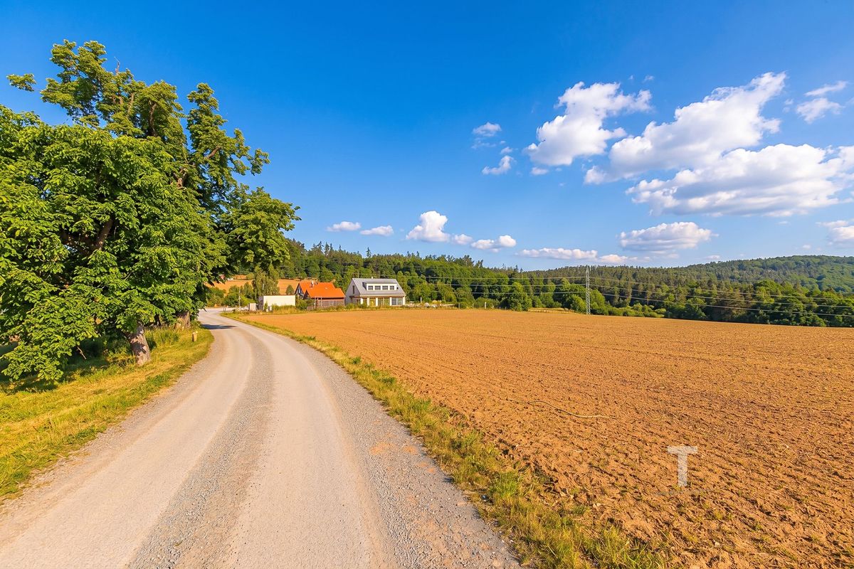 Prodej stavebního pozemku 1463 m²