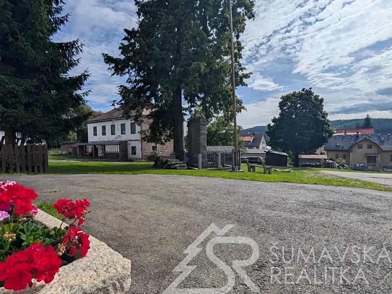 Prodej rodinného domu 300 m², pozemek 539 m², Nicov – náhled fotky 1
