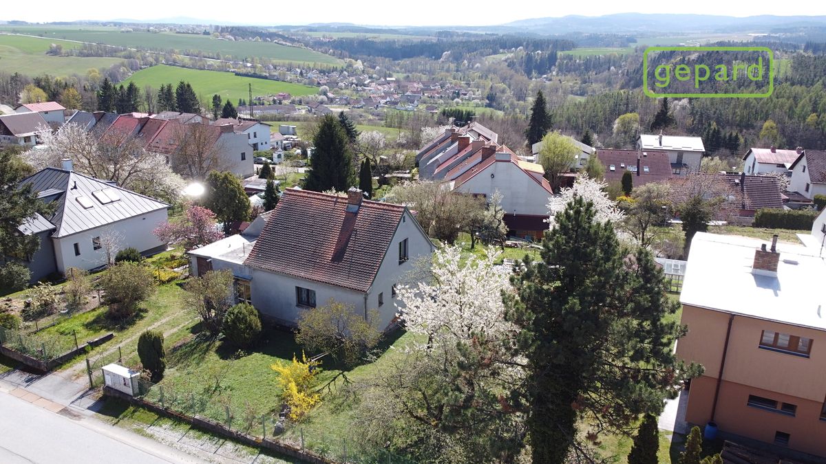 Prodej rodinného domu 145 m², pozemek 1218 m² – fotografie 2