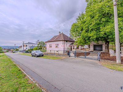 Prodej rodinného domu 376 m², pozemek 1505 m²