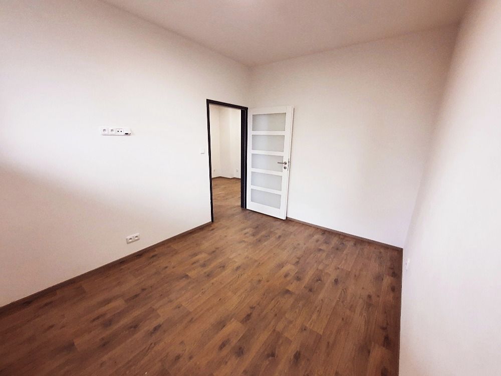 Pronájem bytu 2+kk 45 m² – fotografie 4