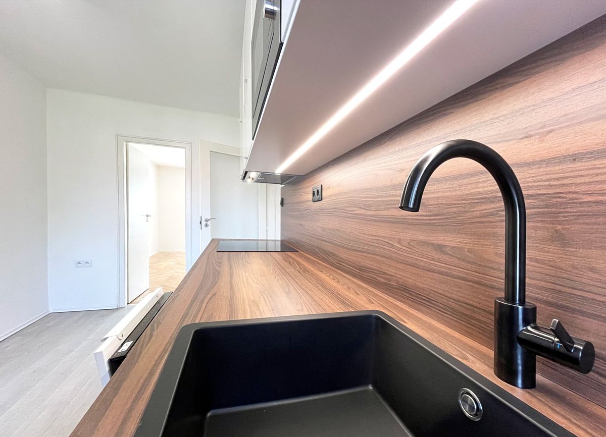 Pronájem bytu 2+1 66 m² – fotografie 3