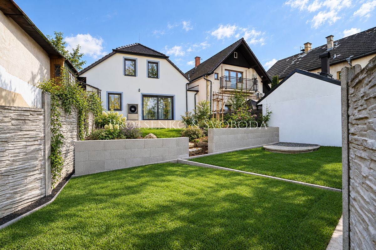 Prodej rodinného domu 215 m², pozemek 320 m² – fotografie 5