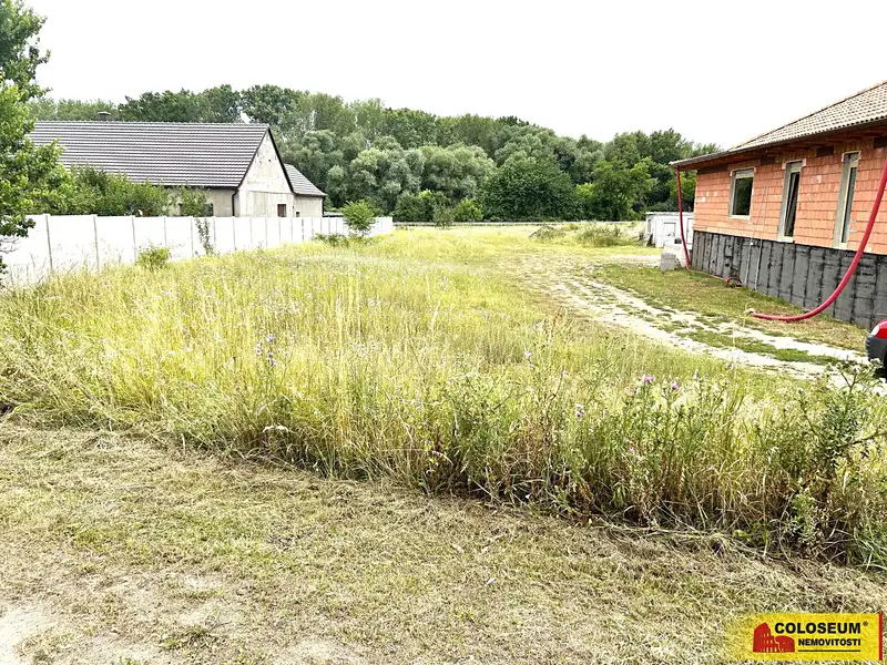 Prodej stavebního pozemku 1667 m², Brod nad Dyjí – náhled fotky 1