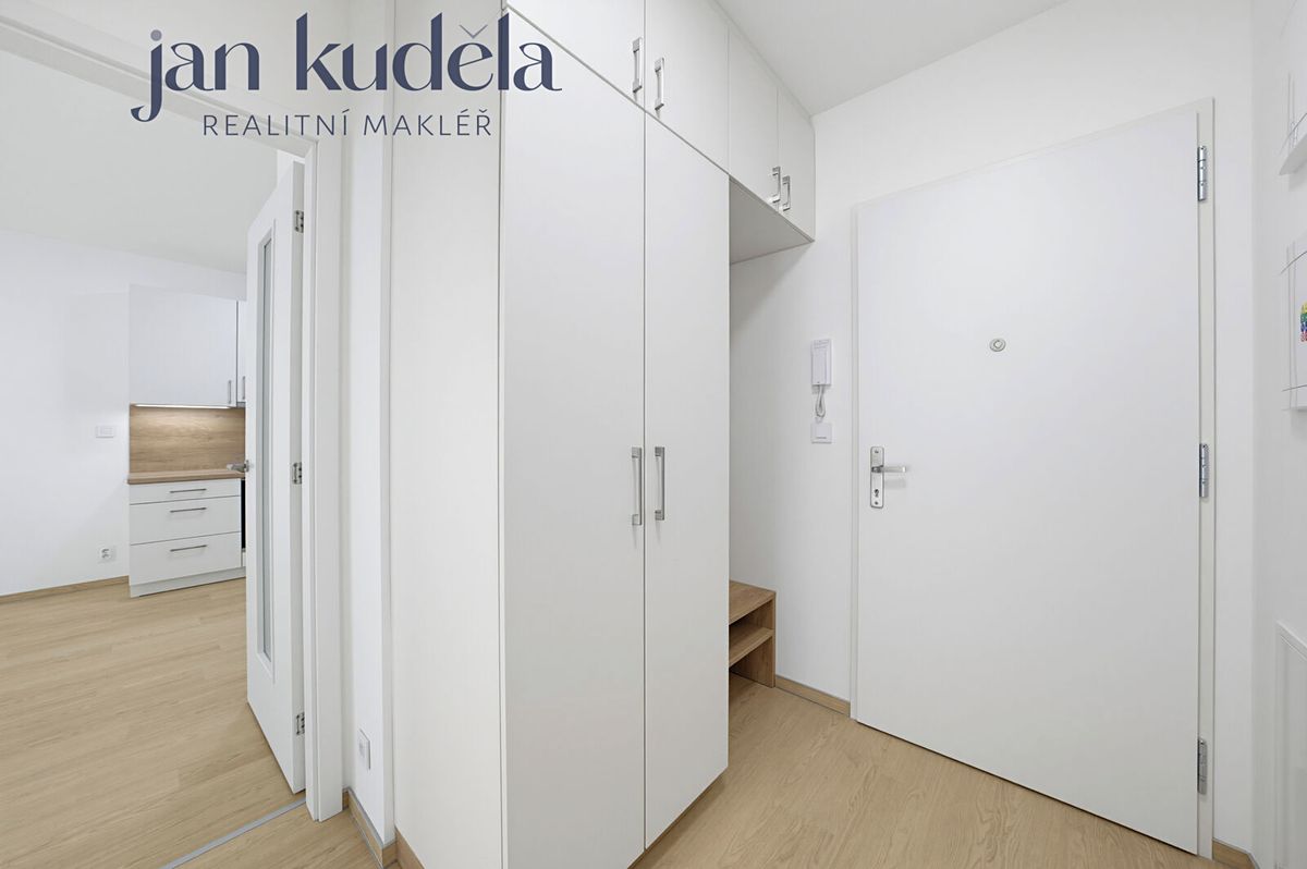 Pronájem bytu 2+kk 47 m² – fotografie 3