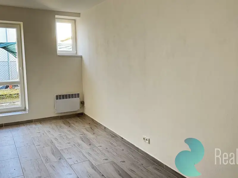 Pronájem bytu 1+1 30 m², Kaplice – náhled fotky 1