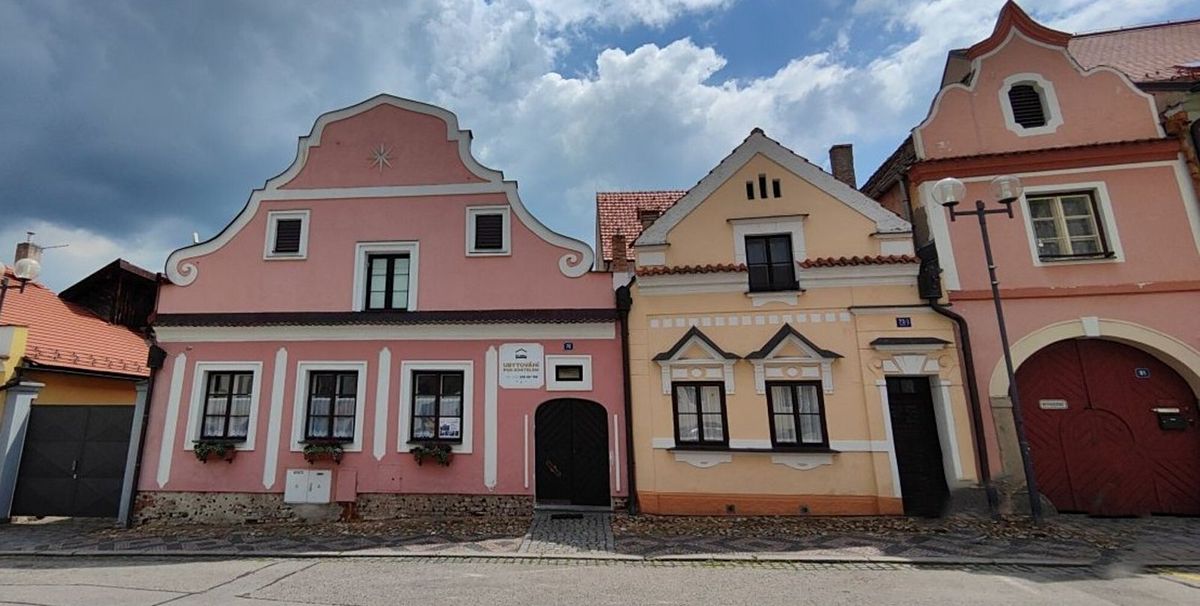 Prodej rodinného domu 290 m², pozemek 188 m² – fotografie 3