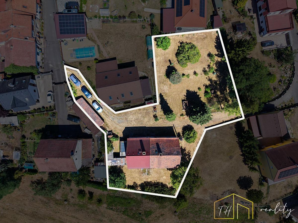 Prodej rodinného domu 250 m², pozemek 1848 m² – fotografie 2