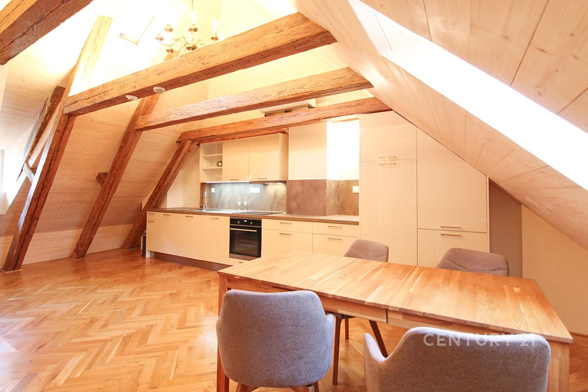 Pronájem bytu 2+kk 73 m² – fotografie 2