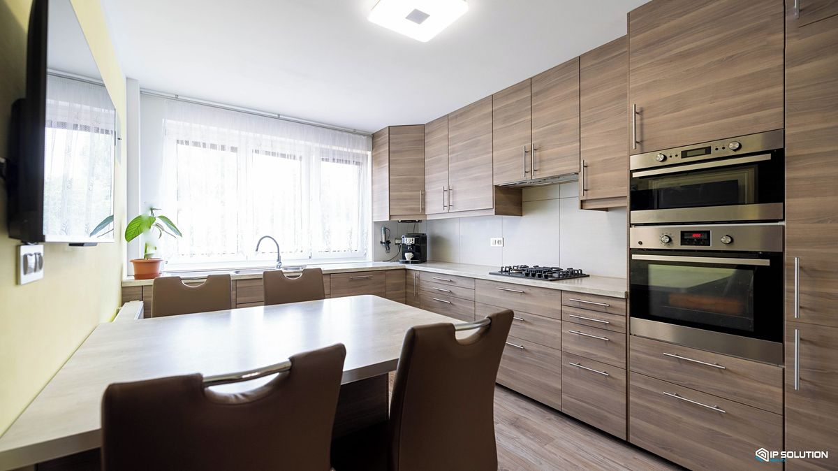 Prodej rodinného domu 287 m², pozemek 387 m² – fotografie 3