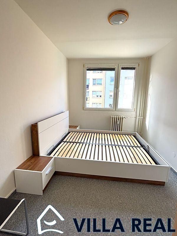 Pronájem bytu 2+kk 41 m² – fotografie 2