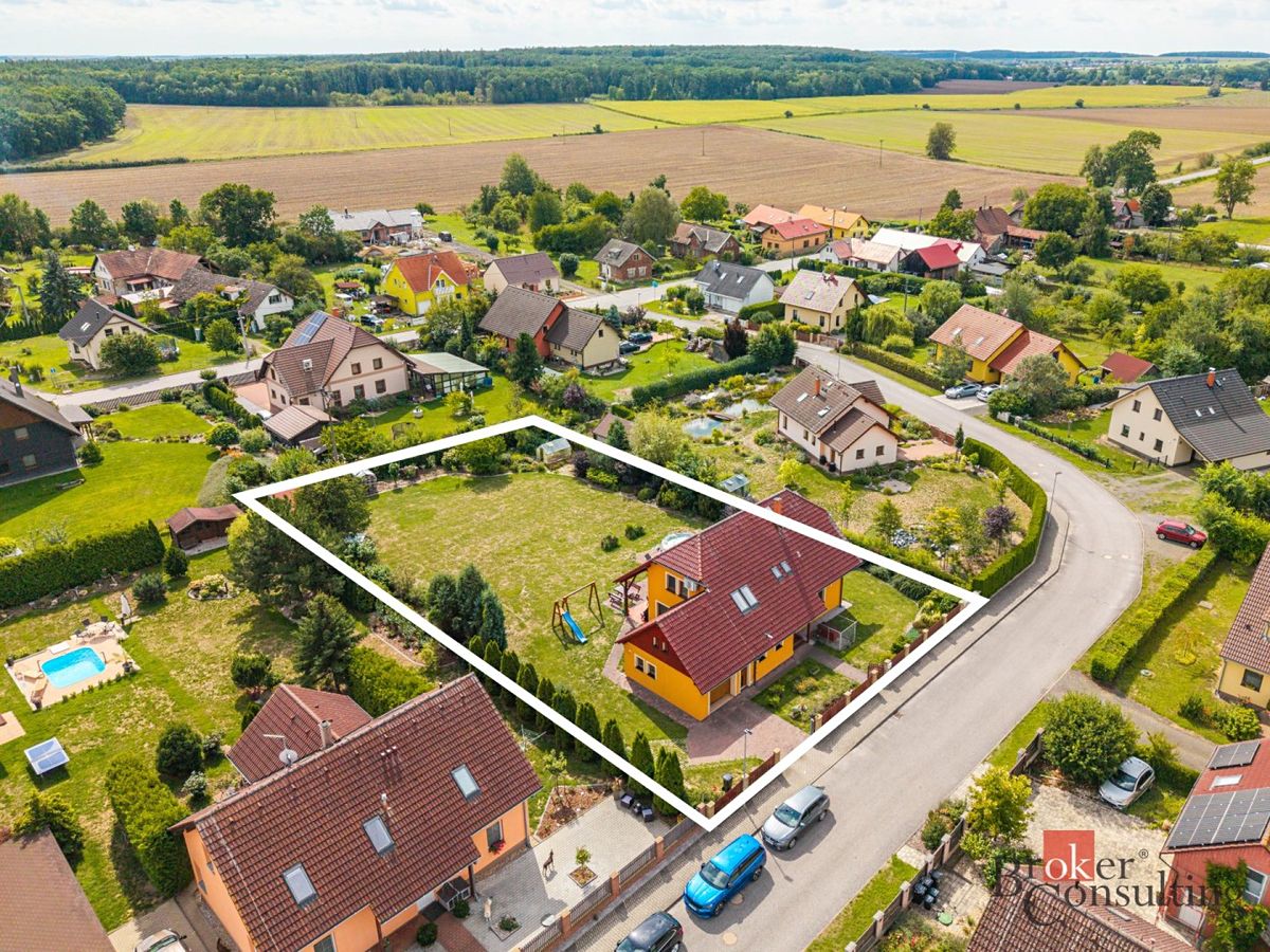 Prodej rodinného domu 198 m², pozemek 1618 m²