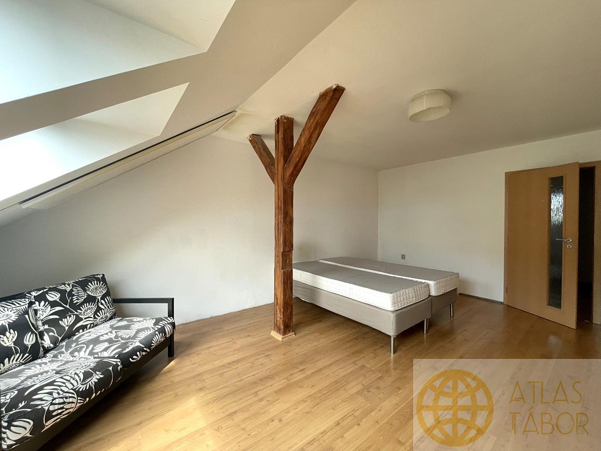 Pronájem bytu 2+1 85 m² – fotografie 4