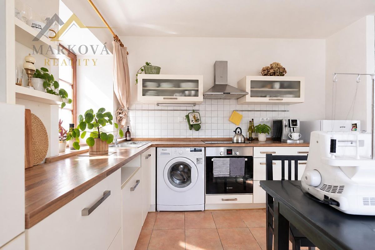 Pronájem bytu 2+1 86 m² – fotografie 4