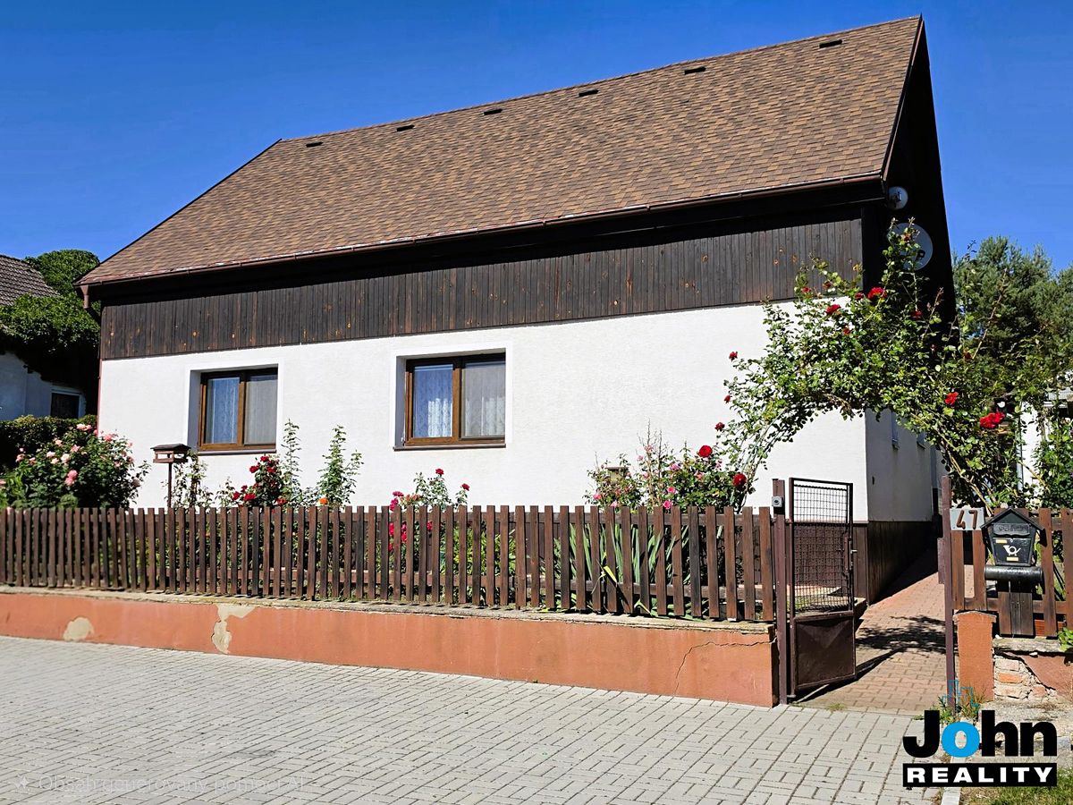 Prodej rodinného domu 180 m², pozemek 1085 m²