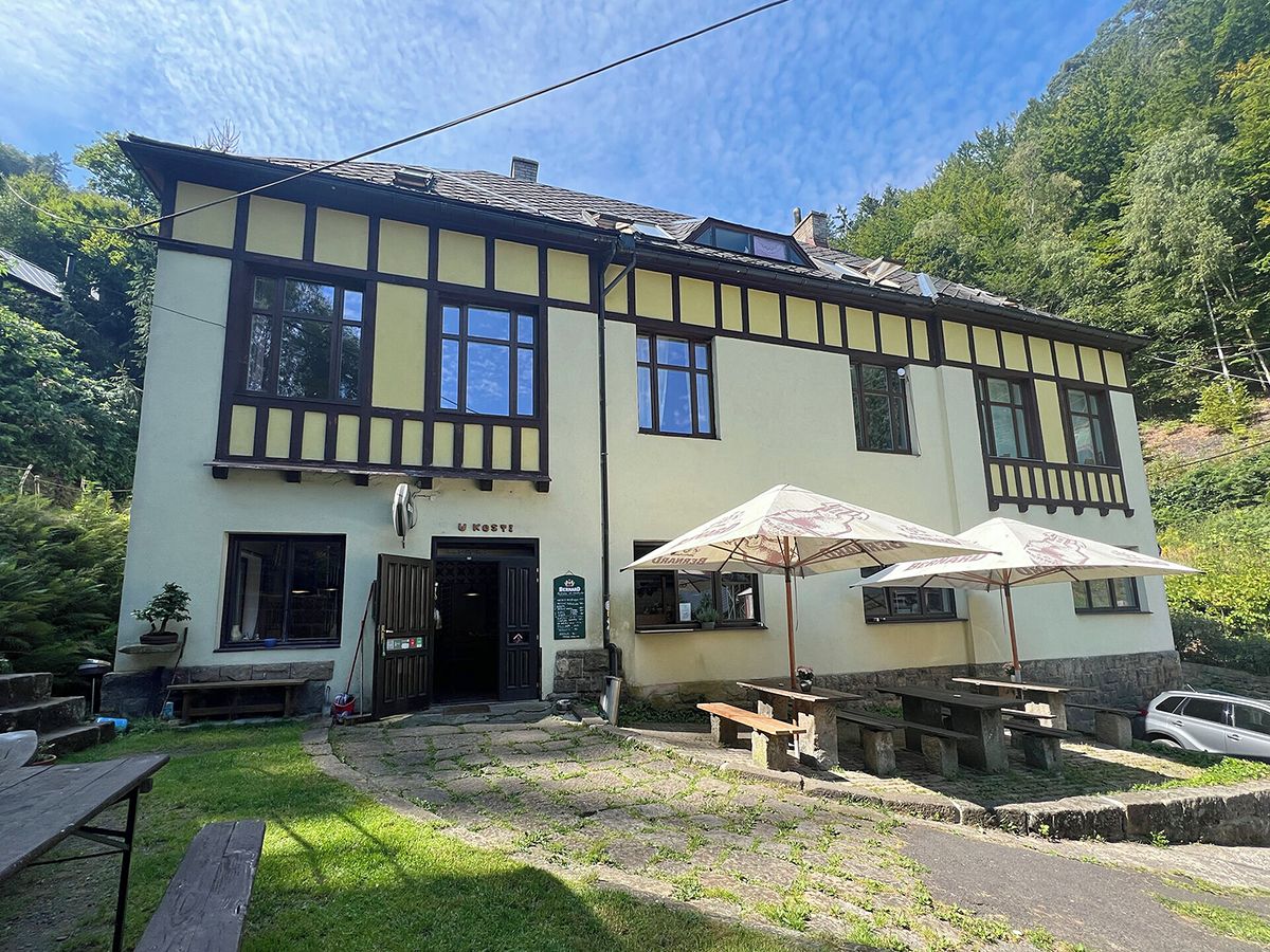 Prodej rodinného domu 450 m², pozemek 1091 m² – fotografie 2