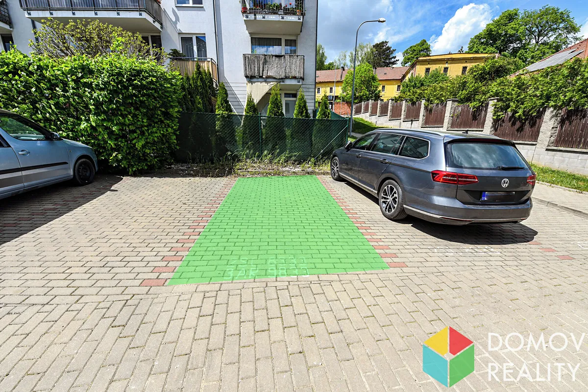 Pronájem garážového stání 11 m²