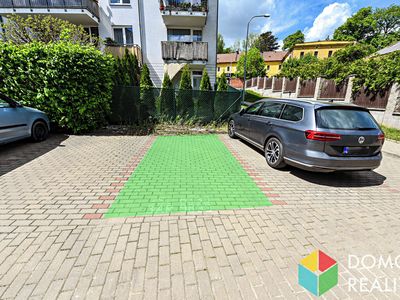 Pronájem garážového stání 11 m²