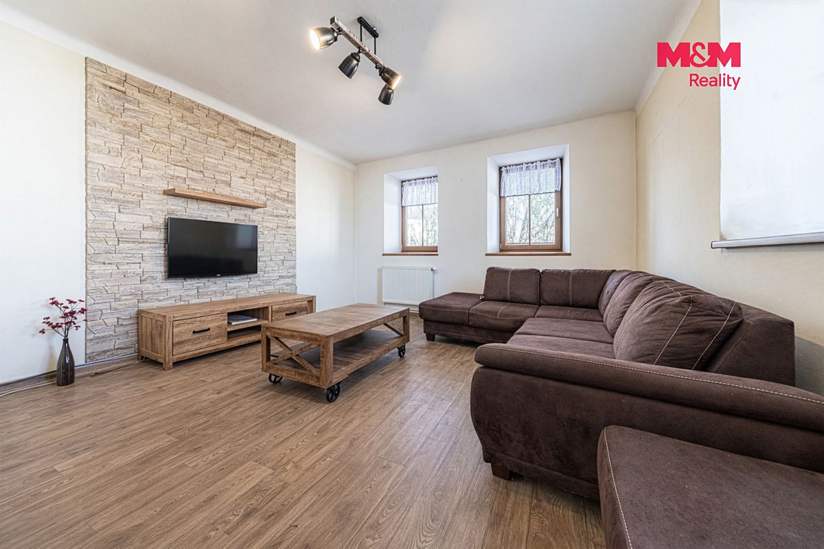 Prodej rodinného domu 300 m², pozemek 3109 m² – fotografie 3